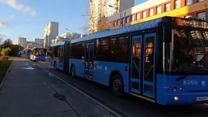 Автобус ЛиАЗ 6213.22 №191182 едет по Митинской улице в Митино
