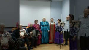 В музее Саратовской гармоники. Ансамбль " Надежда". Архив.