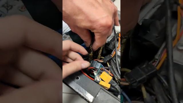 Гидроизоляция пищевой плёнкой #ремонтэлектросамокатов