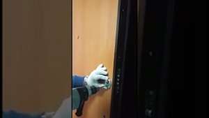 Установка верхнего и замена нижнего замка, Атомстройкомплекс [EM2KnTsQN4k]
