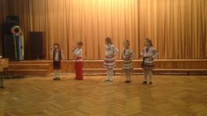 Песня "Моя чорнобривая" в исполнение семилеток