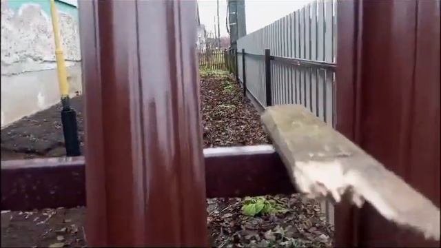 Своими руками Как прикрутить евроштакетник ровно?
