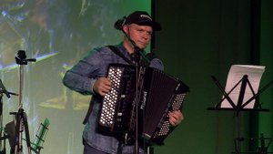 12 Зеиляничные поляны. Группа"ИLLЮZИЯ"