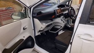 TOYOTA SIENTA 2016г. установка авто-сигнализации Pandora VX-4G GPS (мягкая посадка)