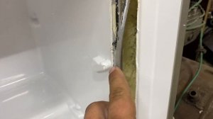 Холодильник Бош саморез в испаритель, пробили морозилку