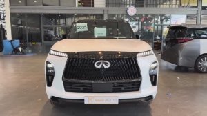 Infiniti QX80 2025 года — роскошный полноразмерный внедорожник.