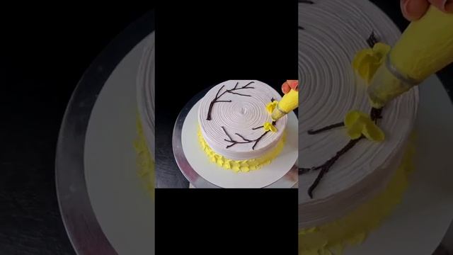 New trick for cake decoration .Easy cake decoration. trending yellow colour cake design