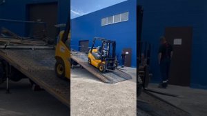 Вилочный погрузчик CHL CPCD15 M300. Погрузка на Эвакуатор