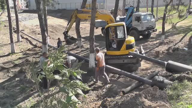 Болтовня. Толкаем трубу в гильзу под дорогой. смотреть онлайн