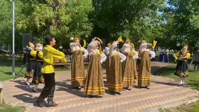 Народный ансамбль Грация худ. рук. Этманова Е. Н. 08 07.23 г. парк Ленина Соль-Илецк