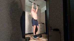 Это квартирный атлетизм !!! - подтянись к потолку - отожмись от пола  !!! 🤟🤟🤟