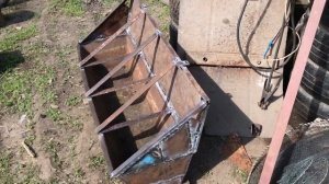 Идеальная кормушка для поросят)))