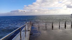 Алушта 20.12.2024 погода отоичная ☀️ море немного штормит