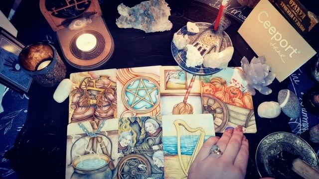 Послание на Праздник Йоль. Викканский оракул смотреть онлайн