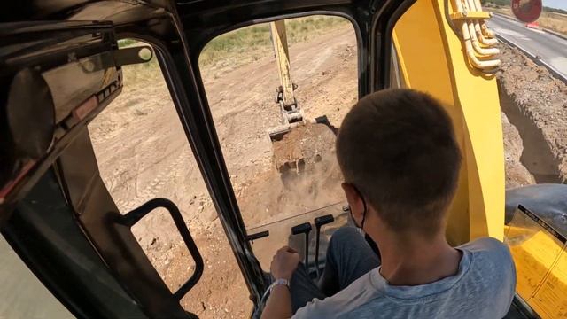 Обратная засыпка траншеи. Мини экскаватор. Волгодонск. смотреть онлайн