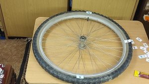 Как же я раньше это не сделал. Теперь колесо от велосипеда я использую как часы.