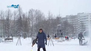 С огнеметом на уборку снега вышел глава петербургского муниципалитета Северный Юрий Куликов