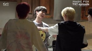 [РУС.СУБ] [RUS.SUB] [EPISODE] Съёмки клипа "Can't You See Me’" - TOMORROW X TOGETHER