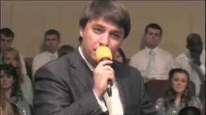 Колени склоняю в молитве к Отцу