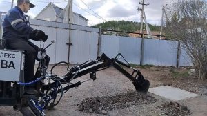 минипогрузчик экскаватор первая версия. Учусь копать. Первое управление