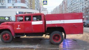 10 Fire trucks with lights, 4 fire trucks with siren,lights and horns