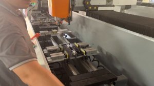 Фрезерный центр с ЧПУ для обработки алюминиевых профилей QICHEN CNC 3000A2
