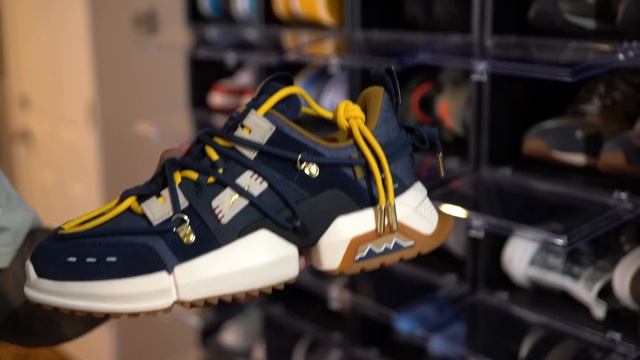 Stvtement Staff Collection: Episode #1 Frankie Type R Over $100,000 in Sneakers смотреть онлайн