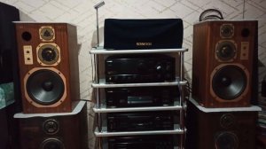 Trio KA-3006 and Kenwood LS-990HG, Coral DX-5(Queen)