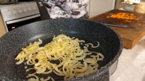 Чё на УЖИН: Мясная солянка. Тушеная капуста с мясом.