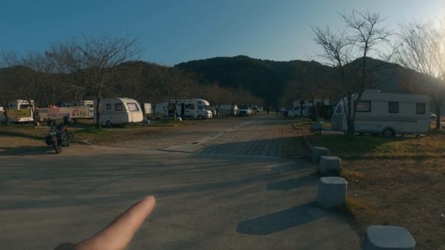 음수대 화장실3개 간이카페 매점/이런 무료노지가 있어요?/100%만족시키는 무료노지차박지/가을에 떠나는 캠핑/캠핑카 차박 텐트 모두 가능/애견동반/Camping/캠핑