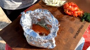 РЫБА СЕМГА на Мангале. Готовлю СТЕЙКИ СЕМГИ в Фольге на углях. ENG SUB