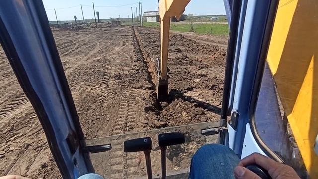 Копка фундамента и болтовня. Мини экскаватор.