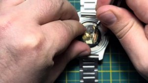 Замена элемента питания на часах Victorinox INOX