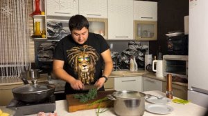 Окрошка на кефире с жареной картошкой. Лучшее после новогоднего стола.