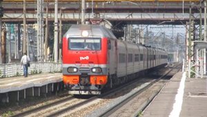 Электровоз ЭП2К-184 с поездом№255А Санкт Петербург-Москва платформа Рижская 10.07.2019