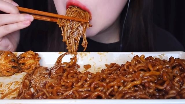 ASMR BLACK BEAN NOODLES, ENOKI MUSHROOMS, BABY OCTOPUS 짜슐랭, 짜장불닭 팽이버섯, 쭈꾸미 리얼사운드 먹방 EATING MUKBANG