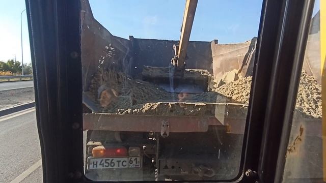 Заканчиваем дренаж на атомной дороге. Мини экскаватор. смотреть онлайн