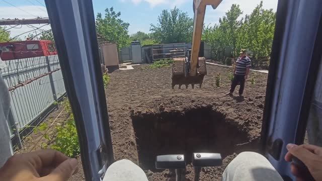 Траншея под водопровод в х. Лозной. Мини экскаватор. смотреть онлайн