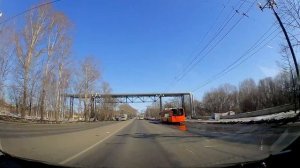 Смотрите внимательно, поворот на автодром в районе аэропорта.