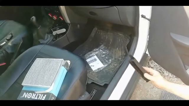 Как поменять салонный фильтр Ниссан Альмера g 15
