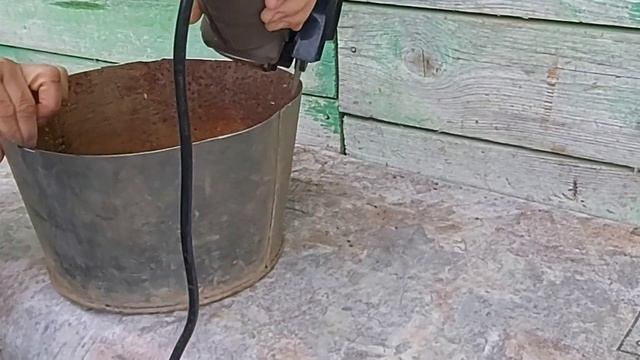 Не выбрасывайте старое ведро. Две самоделки из ведра. Перечница для рассады острого перца.