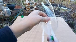 Ваза для цветов из пластиковых бутылок своими руками. Поделка из пластиковых бутылок.