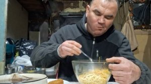 мукбанг.обжор.спагетти с котлетами
