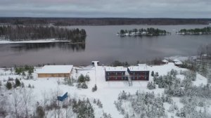 Обзор нового эко-отеля Lambi Park на берегу озера в Карелии со стильными номерами, баней и беседками