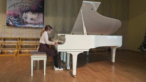 И.С.Бах Трёхголосная инвенция До мажор. Исп. Соколова Вероника.