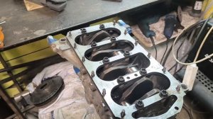 Установка коленвала для примерки шатунов.#automobile