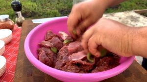 ШАШЛЫК из ГОВЯДИНЫ. Этот шашлык можно есть губами. ENG SUB