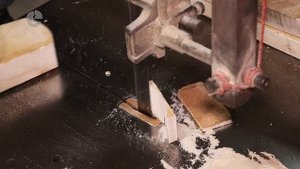 Как делают биты для крикета