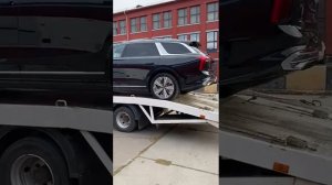 New arrival  Новый электрический HONGQI E-HS9 отправляется к своему счастливому владельцу