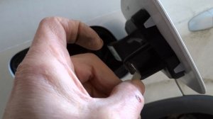 Рено Аркана устраняем мелкие недостатки. Лючок бензобака, антенна .